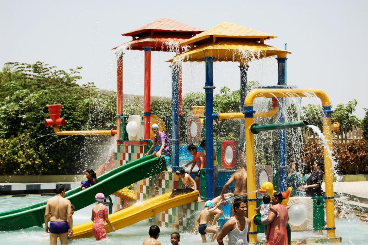 Complimentary Water Park Igatpuri Hotell Exteriör bild