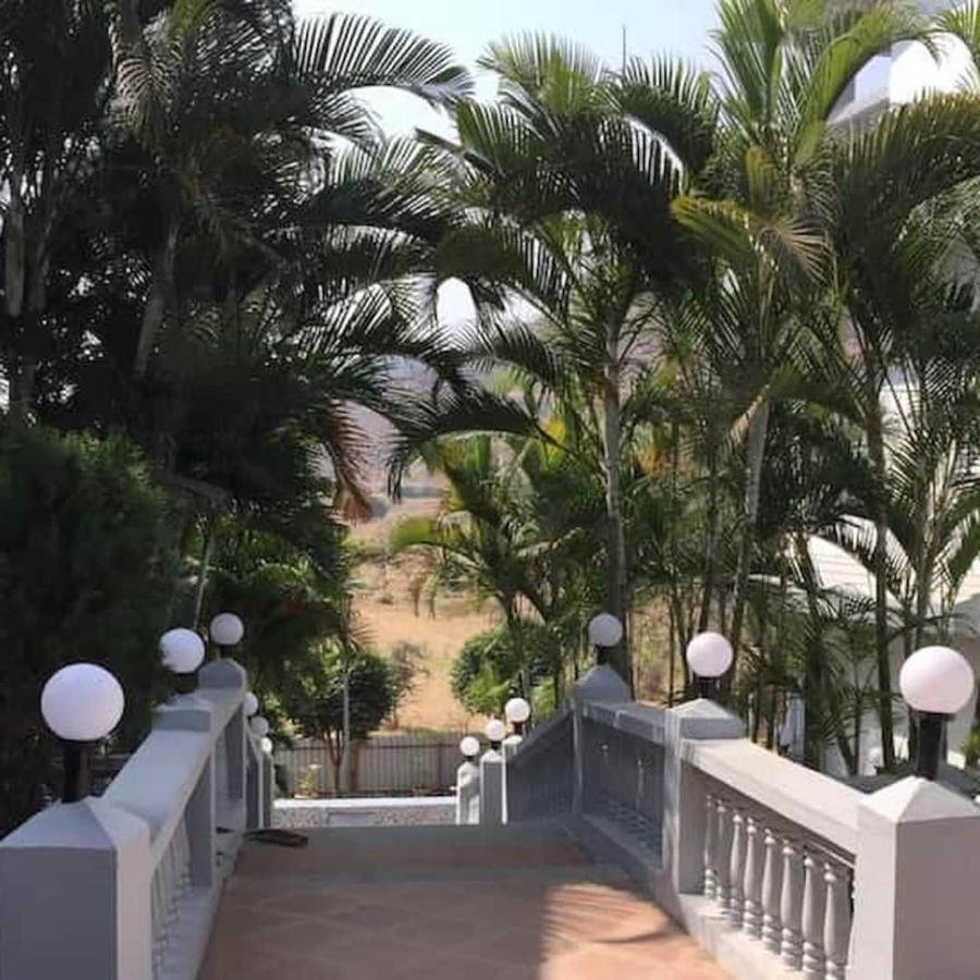 Complimentary Water Park Igatpuri Hotell Exteriör bild