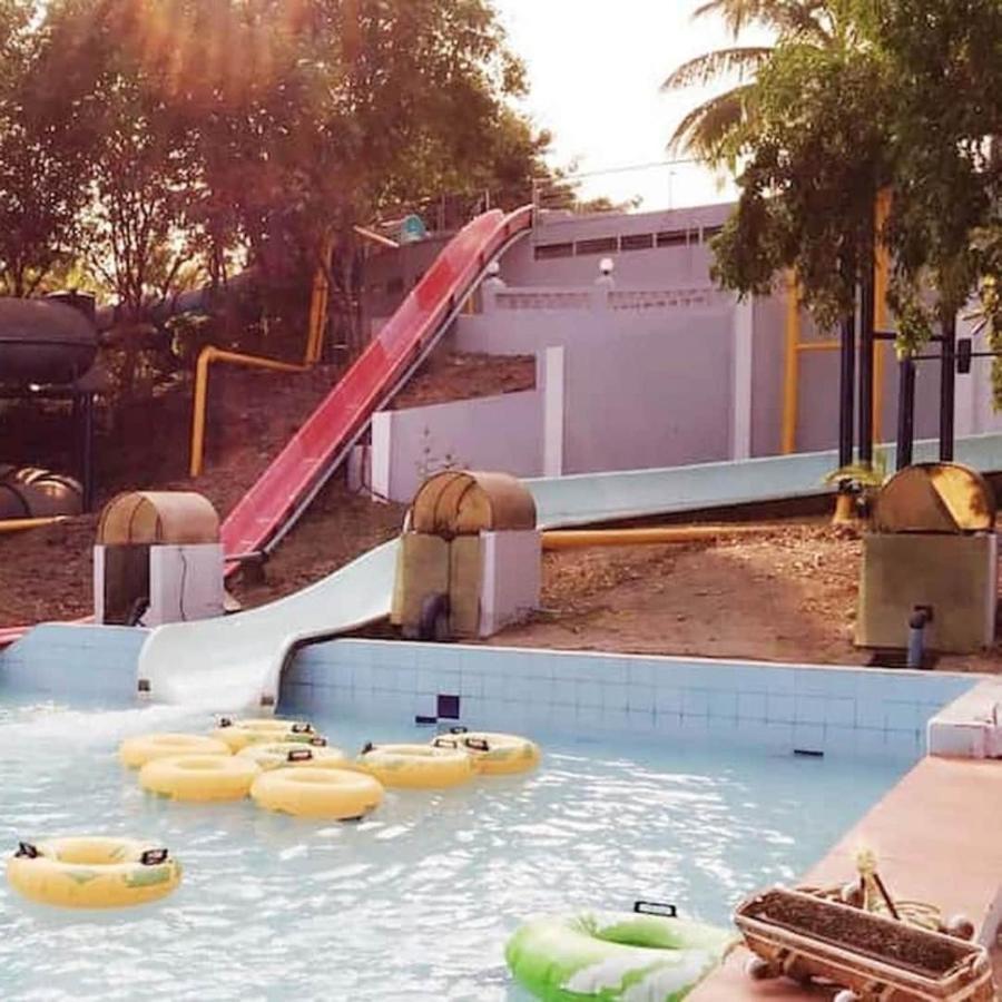 Complimentary Water Park Igatpuri Hotell Exteriör bild