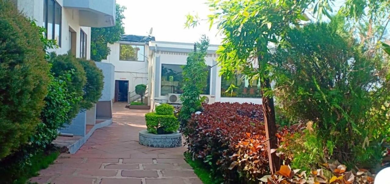 Complimentary Water Park Igatpuri Hotell Exteriör bild