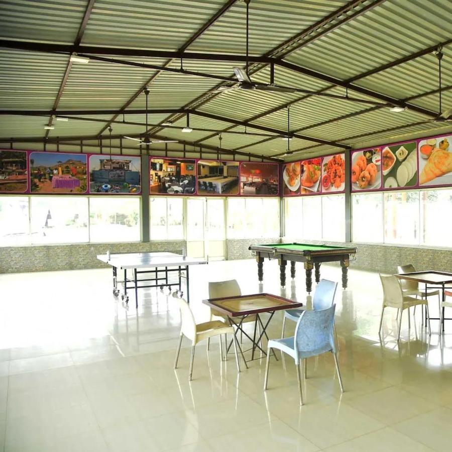 Complimentary Water Park Igatpuri Hotell Exteriör bild